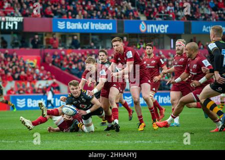 Limerick, Irlande.24th janvier 2022.Joueurs photographiés en action lors de la Heineken Champions Cup, Round 4, Pool B match entre Munster Rugby et Wasps au parc Thomond de Limerick, Irlande, le 23 janvier 2022 (photo par Andrew SURMA/ Credit: SIPA USA/Alay Live News Banque D'Images