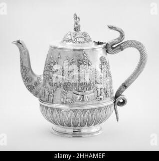 Théière (partie d'un ensemble) 1860–80 Anglo-Indian partie d'un ensemble comprenant un bol à sucre (1972.116.2) et une carafe à crème (1972.116.3).La décoration combine des scènes de festival indien au milieu des palmiers et des temples avec des intérieurs de style européen.Théière (partie d'un ensemble) 205465 Banque D'Images