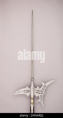 Halberd ca.1550 Italien.Halberd.Italien1550. Acier, bois (cerisier), laiton.Armes à shafted Banque D'Images