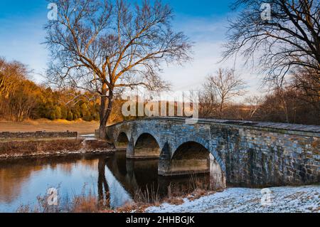 Photo d'une scène hivernale tardive au Burnside Bridge, champ de bataille national d'Antietam, Maryland, États-Unis Banque D'Images