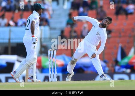 Chittagong, Bangladesh.06th septembre 2019.Afghanistan cricketer Rashid Khan (R) en action lors d'un match de cricket unique entre l'Afghanistan et le Bangladesh au stade Zohur Ahmed Chowdhury à Chittagong.Afghanistan gagné par 224 courses (photo de MD Manik/SOPA Images/Sipa USA) crédit: SIPA USA/Alay Live News Banque D'Images