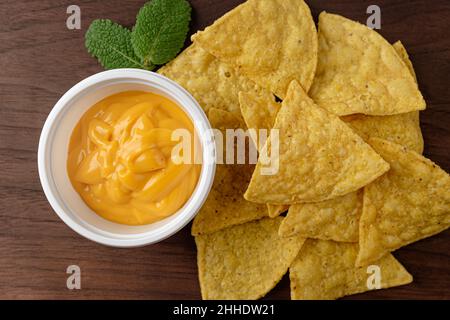 Nachos croustillants à base de maïs frit Banque D'Images