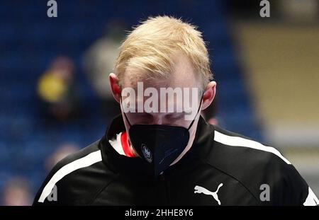 Bratislava, Slovaquie.23rd janvier 2022.Handball: Championnat d'Europe, Allemagne - Suède, main Round, Groupe 2, Matchday 3.Patrick Wiencek, l'Allemand, après le match.Le 24 janvier 2022, le DGH avait annoncé deux autres cas positifs pour Corona, dont Wiencek.Credit: Marijan Murat/dpa/Alamy Live News Banque D'Images