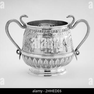 Bol à sucre (partie d'un ensemble) 1860–80 Anglo-Indian partie d'un ensemble comprenant une théière (1972.116.1) et une carafe à crème (1972.116.3).La décoration combine des scènes de festival indien au milieu des palmiers et des temples avec des intérieurs de style européen.Bol à sucre (partie d'un ensemble) 205466 Banque D'Images