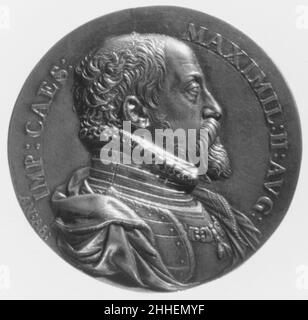 Maximillian II, empereur romain Saint (1527–1576) 1575 Médaillée: Antonio Abondio Italien ces représentations de médaille de l'empereur romain Saint et de sa femme Maria (voir aussi 1989.12.3) sont jetées séparément avec l'inverse, mais le couple peut être trouvé uni sur une médaille aussi.La séparation des images a permis de comparer les deux profils captivants comme des pièces d'accompagnement côte à côte, mais a également permis aux artisans des incorporer dans d'autres Kunstkammer et des objets de présentation, tels que des armoires ou des boîtes en ébène, des récipients en argent, ou des supports de bijoux précieux.Abondio est entré dans le service de l'empereur Max Banque D'Images