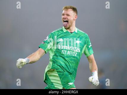 Photo du dossier datée du 18-12-2021 du gardien de but d'Arsenal Aaron Ramsdale qui a défié Arsenal de mettre en place une course de forme pour s'aligner sur une poussée de jeu du championnat Sky Bet alors que les Gunners ont glissé dans la quête des quatre meilleurs avec un tirage à la maison à Burnley.Date de publication : lundi 24 janvier 2022. Banque D'Images