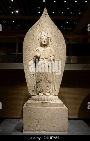 Bodhisattva debout, près du comté de Zhangzi, province de Shanxi, Chine, dynastie Qi du Nord, date 552 AD,calcaire Banque D'Images