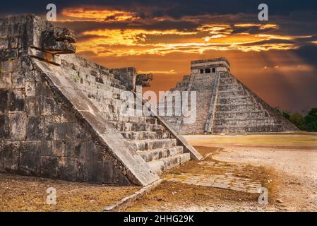 Chichen Itza, Yucatan.Jaguar temple et Kukulkan, célèbre pyramide maya au Mexique, patrimoine mondial. Banque D'Images