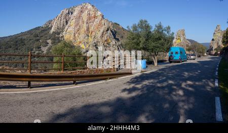 Parking Salto del Gitano rockface, à côté de la route ex-208.Parc national de Monfrague, Cáceres, Estrémadure, Espagne. Banque D'Images