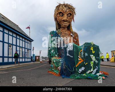 Vision Mécanique mythique déesse de la mer marionnette géante tempête en célébration de l'année de la côte et des eaux, Berwick du Nord, Lothian de l'est, Écosse, Royaume-Uni Banque D'Images