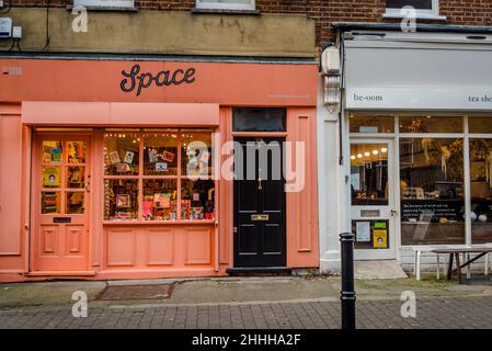 Exmouth Market, une rue à la mode semi-piétonne parsemée de boutiques indépendantes à Clerkenwell, dans le quartier londonien d'Islington, EC1, Londres, Engl Banque D'Images