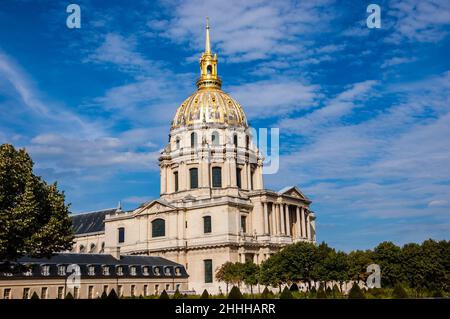 Chapelle des Invalides à Paris. Célèbre monument, également connu pour la tombe de Napoléon. Banque D'Images