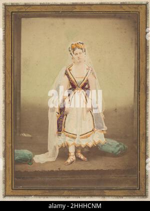 [La Comtesse en robe de piqué‚ ou en Judith (?)]1860s Pierre-Louis Pierson Français.[La Comtesse en robe de piqué‚ ou en Judith (?)].Pierre-Louis Pierson (français, 1822–1913).1860s.Impression argentée à partir d'un négatif en verre avec couleur appliquée.Photographies Banque D'Images