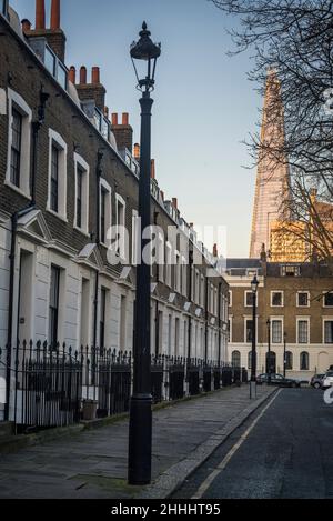 Merrick Square bordée de maisons de ville avec terrasse victorienne, Southwark, Londres, Angleterre, Royaume-Uni Banque D'Images