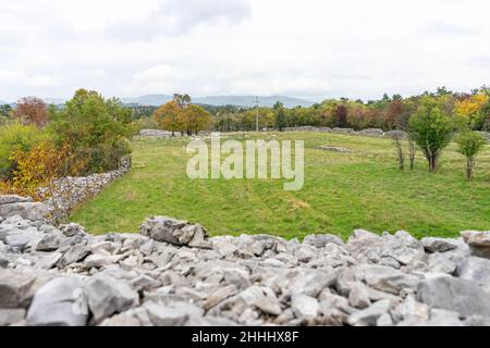 Il reste principalement des murs d'une ancienne colline, ville d'une tribu préhistorique qui habitait cette région il y a environ 3 à 4 mille ans. Banque D'Images