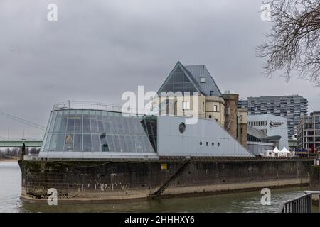 Musée du chocolat à Cologne, près du Rhin, par une journée hivernale Banque D'Images