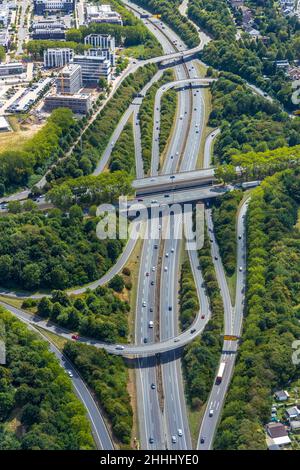 Vue aérienne, sortie d'autoroute A40 / B1, à côté de la nouvelle zone de construction Stadtkrone-Ost , nouveau complexe de bureaux de bâtiment Kopenhagener Straße, Europaplatz, Bund Banque D'Images