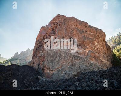 Roche volcanique à Ténérife.Sur le sentier de randonnée Red de Senderos TF18, Boca Tauce. Banque D'Images