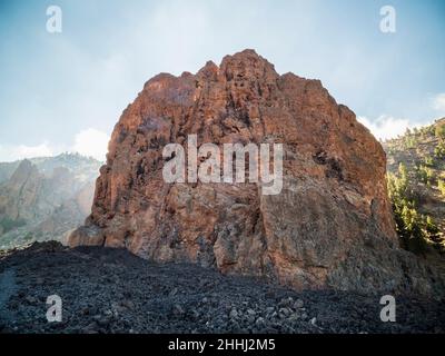 Roche volcanique à Ténérife.Sur le sentier de randonnée Red de Senderos TF18, Boca Tauce. Banque D'Images