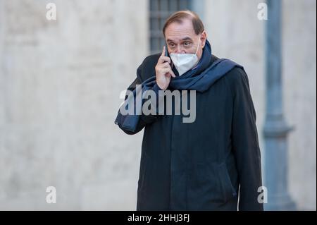 Rome, Italie.24th janvier 2022.Election du Président de la République entrées et sorties de la Chambre.Piazza di Monte Citorio à l'occasion de la première session en photo Clemente Mastella crédit: Agence photo indépendante/Alamy Live News Banque D'Images