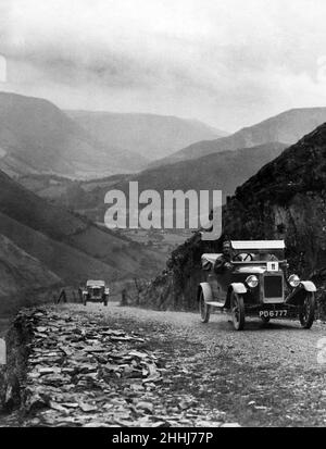 Concurrent de la Liverpool Motor Club Reliability Cup 1923 vu ici monter l'une des nombreuses vallées sur leur voyage de Liverpool à Llangollen.3rd septembre 1923 Banque D'Images