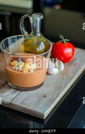 espagnol gazpacho salmorejo tomate huile d'olive ail gaspacho Banque D'Images