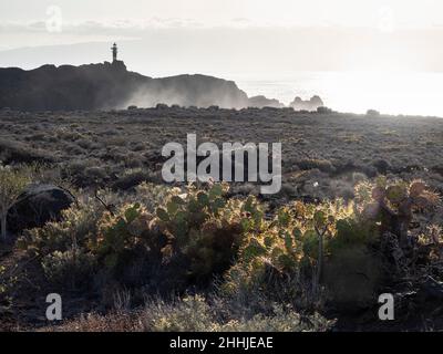 Teno, nord-ouest de Ténérife - péninsule avec phare, baie de pêche et baignade et plage, rochers et promenades en montagne.Le phare. Banque D'Images