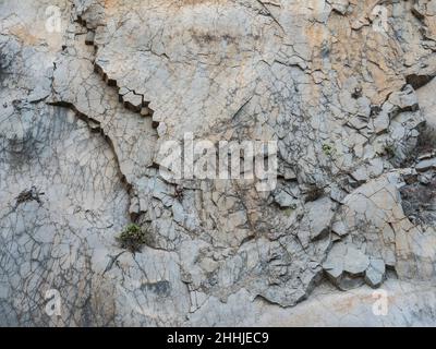 Teno, nord-ouest de Ténérife - péninsule avec phare, baie de pêche et baignade et plage, rochers et promenades en montagne.Roches basaltiques altérées. Banque D'Images