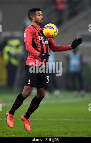 Milan, Italie.23 janvier 2022.Junior Messias de l'AC Milan contrôle le ballon pendant la série Un match de football entre l'AC Milan et le Juventus FC.Credit: Nicolò Campo/Alay Live News Banque D'Images