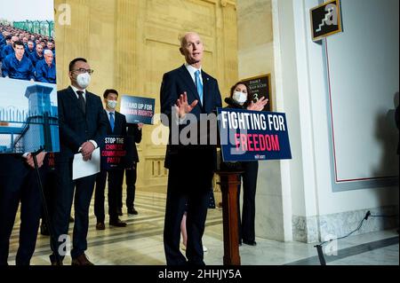 Washington, DC, États-Unis.24th janvier 2022.24 janvier 2022 - Washington, DC, États-Unis: Le sénateur américain RICK SCOTT (R-FL) parle des Jeux olympiques d'hiver de 2022 qui se tiennent en Chine et des violations des droits de la personne en Chine.(Image de crédit : © Michael Brochstein/ZUMA Press Wire) Banque D'Images