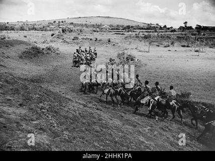 Guerre d'Abyssinian septembre 1935Abyssinian cavalerie se déplaçant jusqu'au front d'Ogaden. Banque D'Images