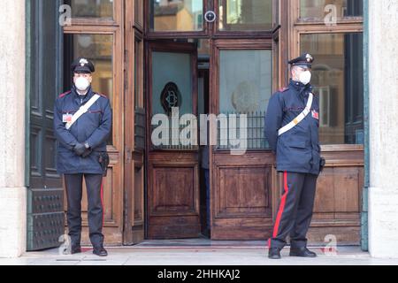 Rome, Italie.24th janvier 2022.Vue de l'entrée du Palais Montecitorio (Credit image: © Matteo Nardone/Pacific Press via ZUMA Press Wire) Banque D'Images