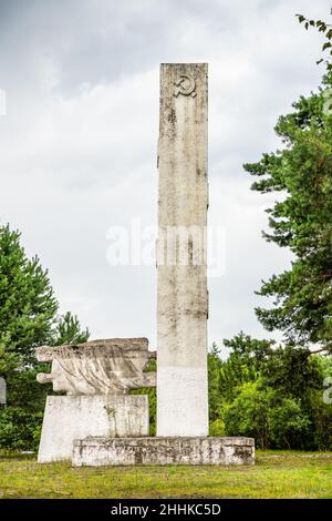 Torun, Pologne - 20 août 2021.Ancien cimetière soviétique abandonné - Cmentarz Jencow Wojennych Banque D'Images