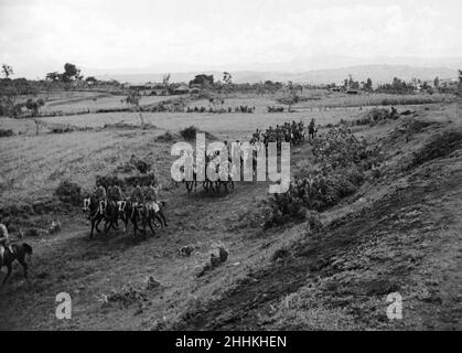 Guerre d'Abyssinian septembre 1935Abyssinian cavalerie se déplaçant jusqu'au front d'Ogaden. Banque D'Images