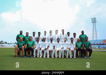 L'équipe de cricket du Bangladesh pose pour photographie lors du match d'essai de 2nd entre l'Australie et le Bangladesh au stade Zohur Ahmed Chowdhury.L'Australie a gagné par 7 wickets Banque D'Images