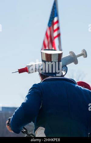 Le manifestant portant l'oncle Sam custom participe à la défaite des mandats mars à Washington, DC, le 23 janvier 2022, protestant contre les mandats COVID-19. Banque D'Images