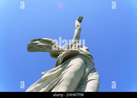 Volgograd, Russie-16 septembre 2021 : la sculpture Motherland sur le sommet de Mamaïev Kurgan. Banque D'Images