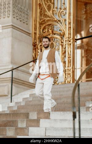 Paris, France, 24 janvier 2022, Street style,Simon porte Jacquemus arrivée au salon Schiaparelli Printemps été 2022 haute Couture, tenu au petit Palais, Paris, France, le 24 janvier 2022.Photo de Marie-Paola Bertrand-Hillion/ABACAPRESS.COM Banque D'Images