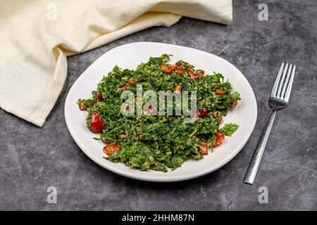 Ingrédients crus cuisson salade tabouli vue horizontale.Une alimentation saine Banque D'Images