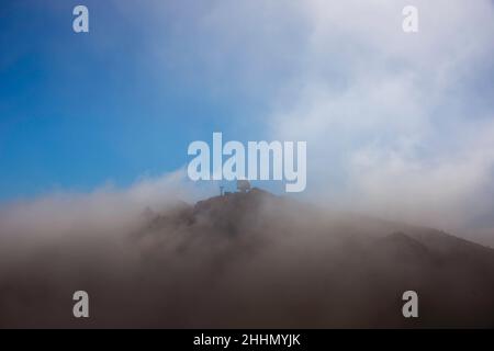 Radarstation sur la montagne Pico Arieiro, Banque D'Images