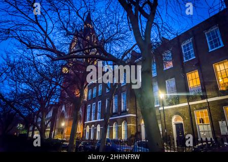 Union Chapel, une église de style gothique victorien datant de 19th ans, où vous pouvez écouter de la musique, écouter de la comédie et parler.Upper Street, Islington, Londres, Angleterre, Royaume-Uni Banque D'Images