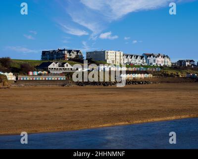 Plage de Summerleaze par une belle journée d'hiver, Bude, Cornwall, Royaume-Uni Banque D'Images