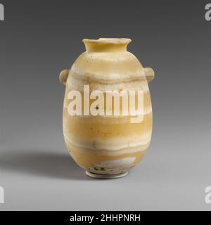 Albâtre alabastron (vase à parfum) 6th–5th siècle C.-B. Cypriote il y a deux petites oreilles sur la partie supérieure du corps.Alabastre alabasson (vase à parfum) 243968 Banque D'Images