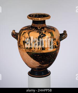 Hydrie en terre cuite (vase d'eau) env.420–410 C.-B. attribuée à la façon dont le peintre Meidias Thamyris et les MusesVases associées au peintre Meidias sont souvent exceptionnellement intéressants iconographiquement et très mal préservés.Thamyris était un musicien mythologique qui vantait qu'il pouvait chanter plus admirablement que les Muses.Il était aveuglé pour son arrogance.Bien que certaines représentations reflètent son sort, cet hydrie est parmi ceux qui ne le font pas.Thamyris apparaît dans un cadre extérieur parmi les femmes de musique et les Erotes.Il est particulièrement remarquable d'avoir une petite plate-forme sous ses pieds avec Banque D'Images