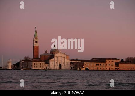 Vue sur Venise sur le coucher du soleil. Banque D'Images