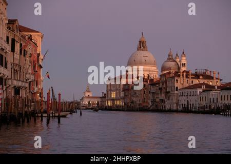 Vue sur Venise sur le coucher du soleil. Banque D'Images