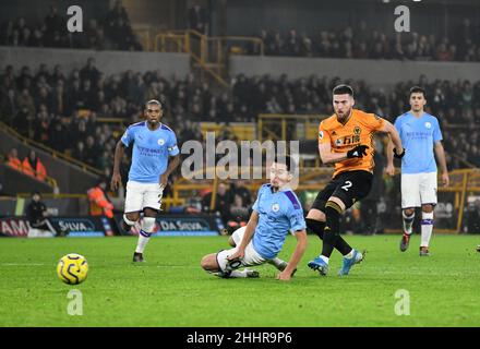 Le footballeur des loups Matt Doherty marque le but gagnant Wolverhampton Wanderers contre Manchester City au stade Molineux 27/12/2019 Banque D'Images