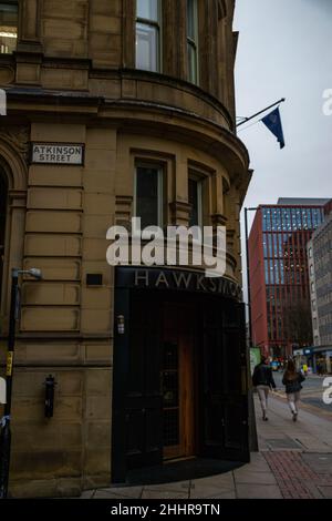 Bâtiment Hawksmoor Steakhouse à Deansgate, Manchester, construit dans une pierre jaune sablonneuse, avec des caractéristiques architecturales impressionnantes. Banque D'Images