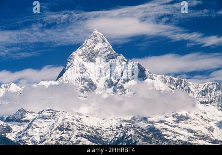 Montagne Machhapuchhare vue de Sarankot, région d'Annapurna, Népal Banque D'Images