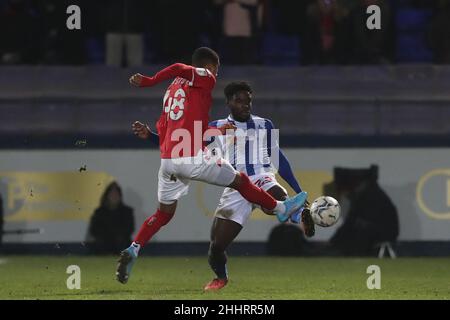 HARTLEPOOL, ROYAUME-UNI.25th JANV. Zaine Francis-Angol et Mason Burstow de Charlton Athletic à l'occasion de la finale du Trophée EFL entre Hartlepool United et Charlton Athletic à Victoria Park, à Hartlepool, le mardi 25th janvier 2022.(Credit: Mark Fletcher | MI News) Credit: MI News & Sport /Alay Live News Banque D'Images